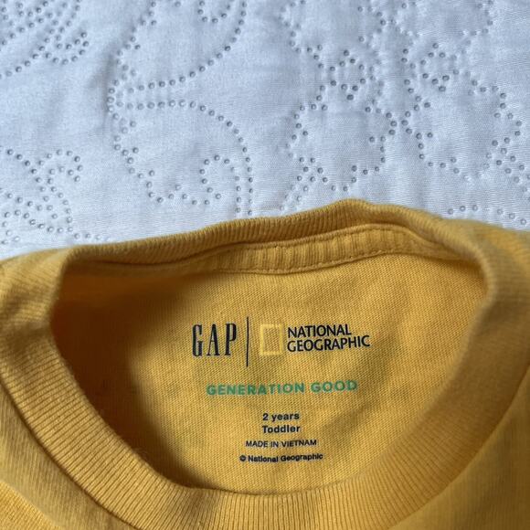 Gap National Geographic Clean Water Tee Size 2T - Picture 4 of 5
